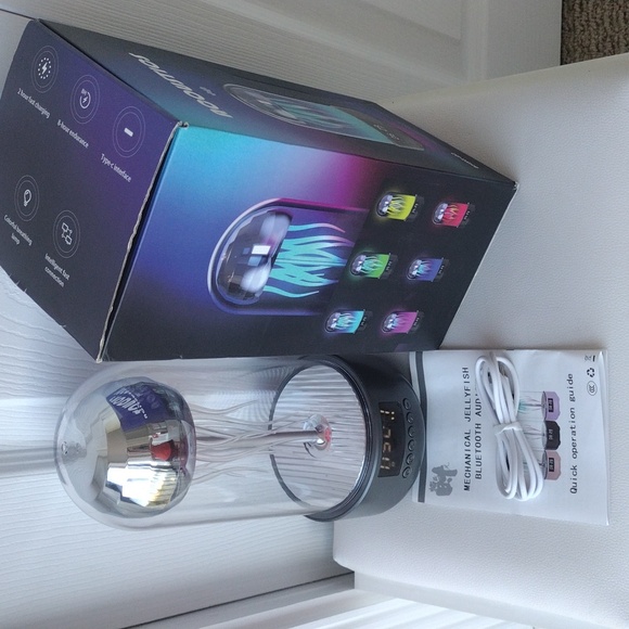 Bluetooth Speaker Mechanical Motion Jellyfish Lights - Picture 12 of 16